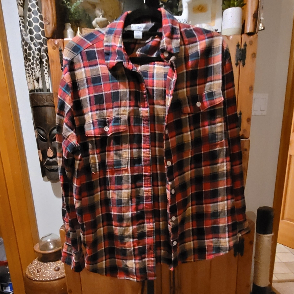 #156 2 Plaid shirts bundle. Old Navy Women's boyfriend shirt.